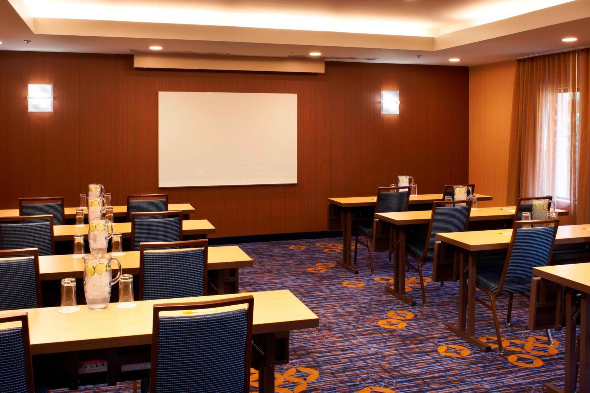 Courtyard By Marriott Cleveland Westlake Extérieur photo